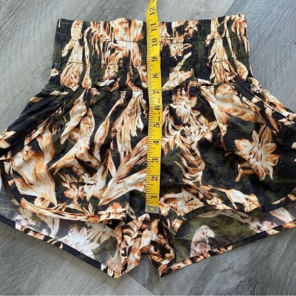 Free People Movement Shorts Athleisure Workout Black Floral XS Stretch - Picture 8 of 10